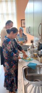 Сегодня готовили рыбу тушёную с овощами и макароны